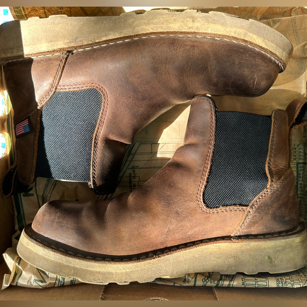 Women’s Danner Bull Run Chelsea boots, size 9